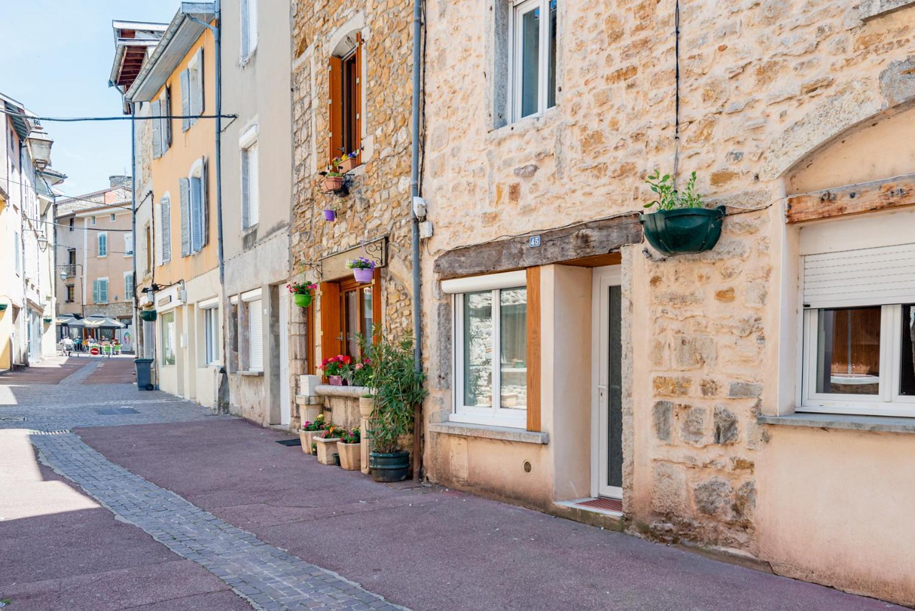 Lagnieu Le Triplex, 2 Chambres, 2 Salles De Bain מראה חיצוני תמונה